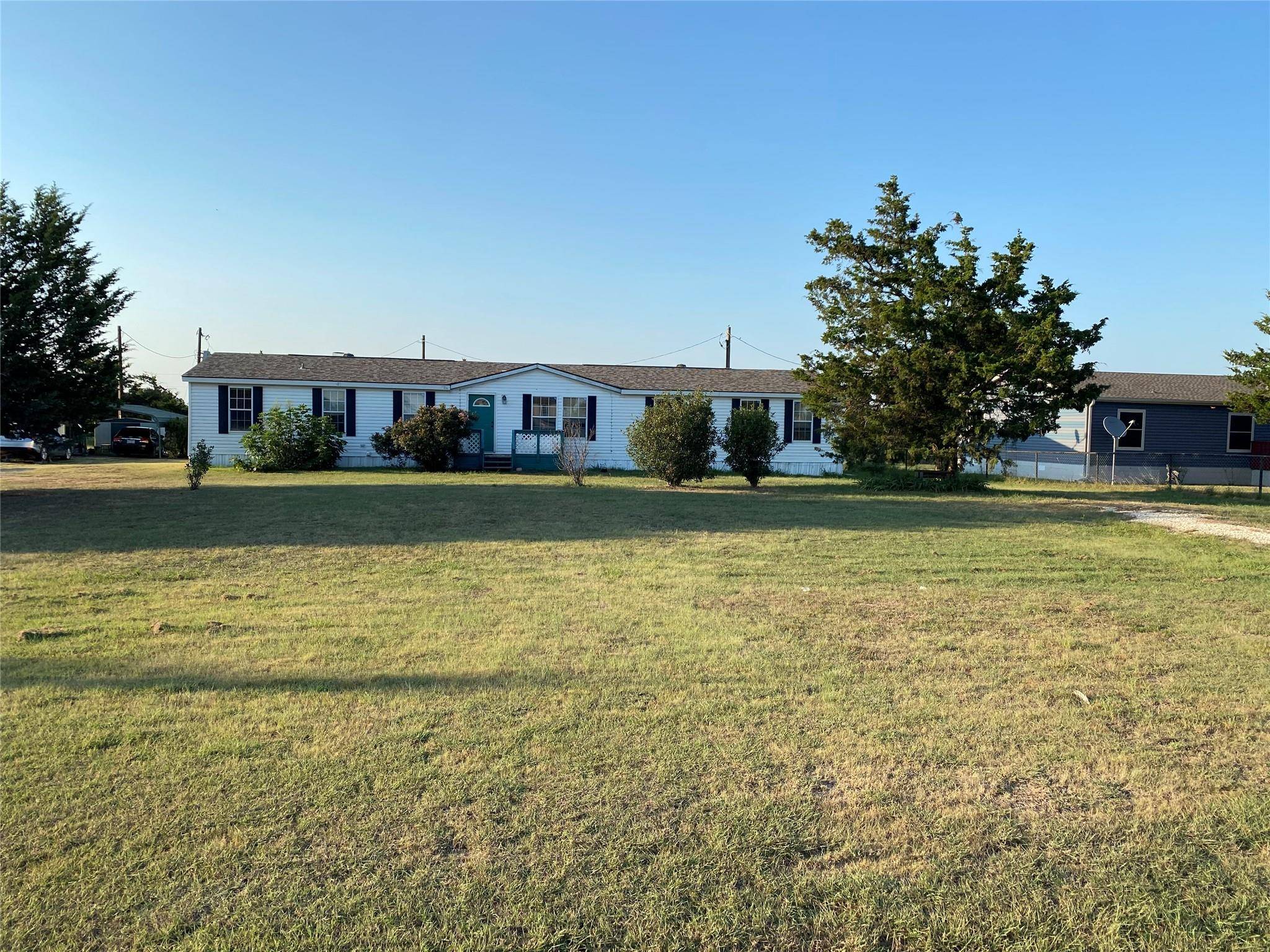 Whitesboro, TX 76273,297 County Road 160