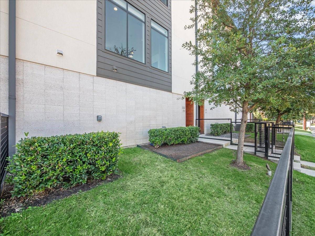 Dallas, TX 75206,2103 Bennett Avenue #30