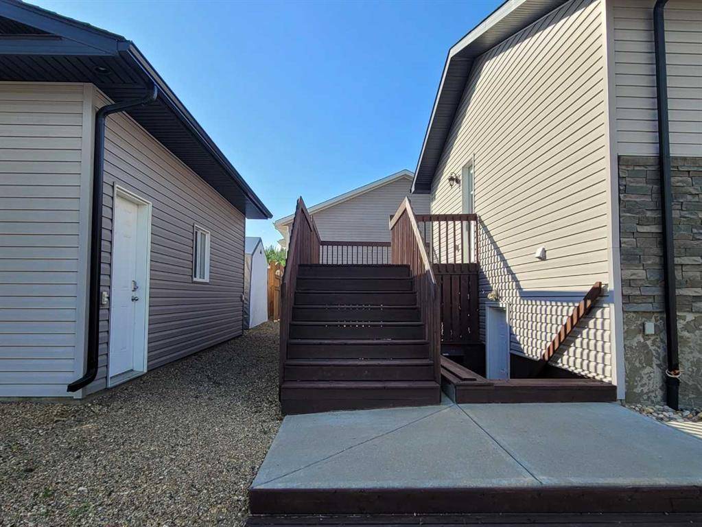 Peace River, AB T8S 1W9,9133 129 AVE