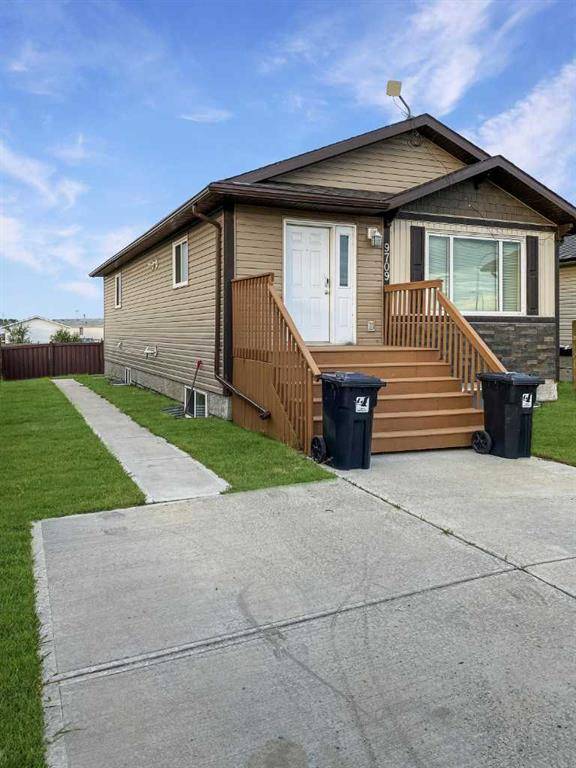 Clairmont, AB T8X5C2,9709 112 AVE #A