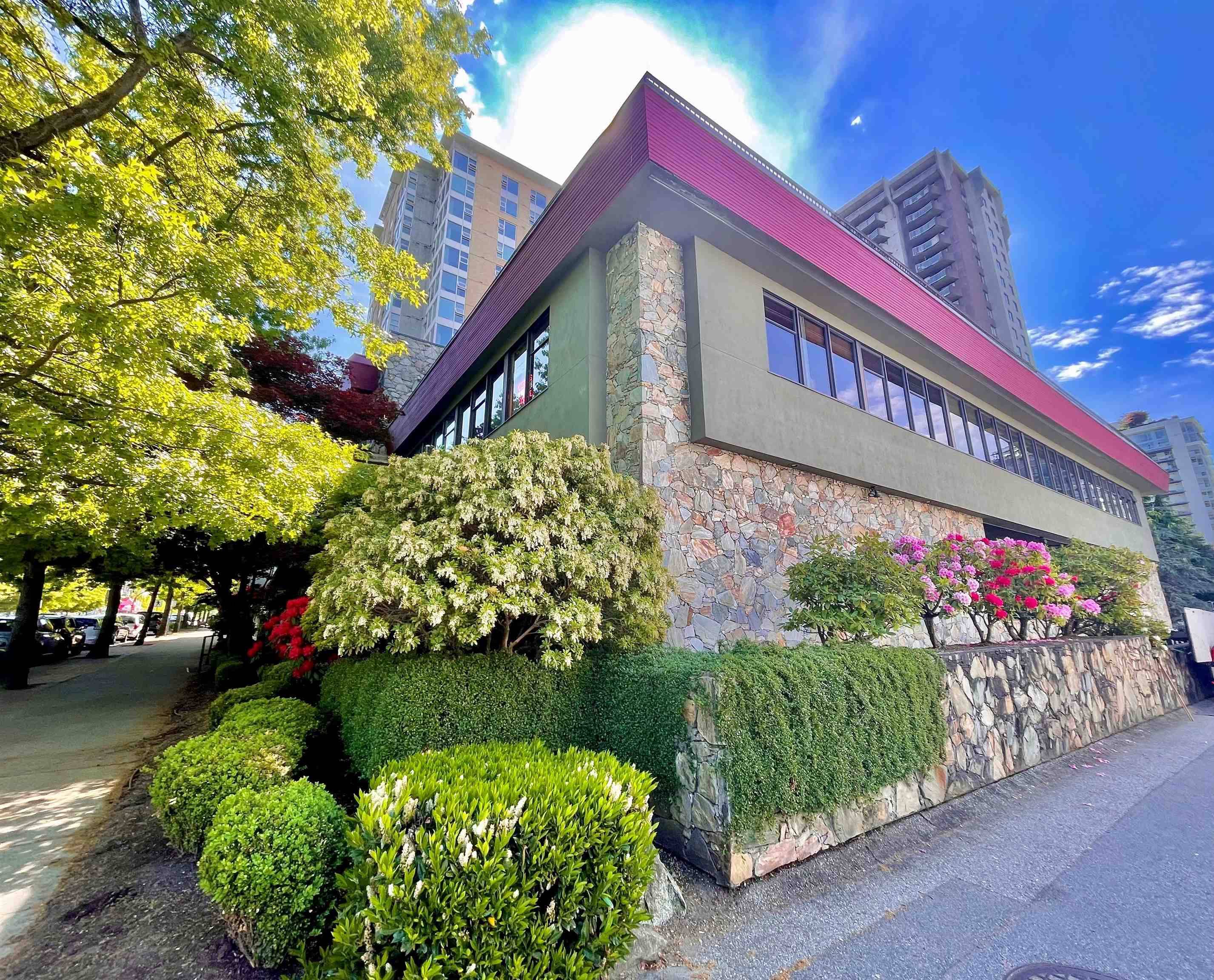 North Vancouver, BC V7M 1R9,203 145 W 15TH STREET