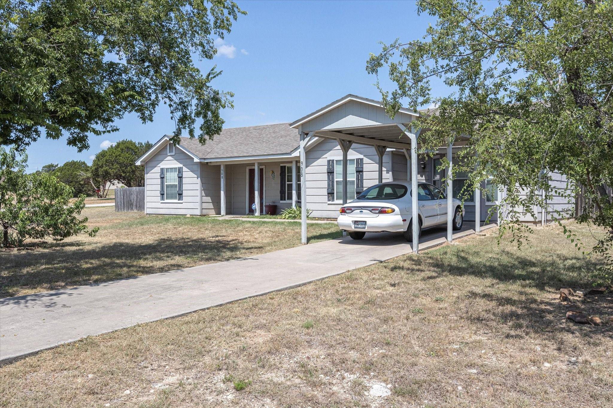 Granbury, TX 76048,908 Bandera Trail