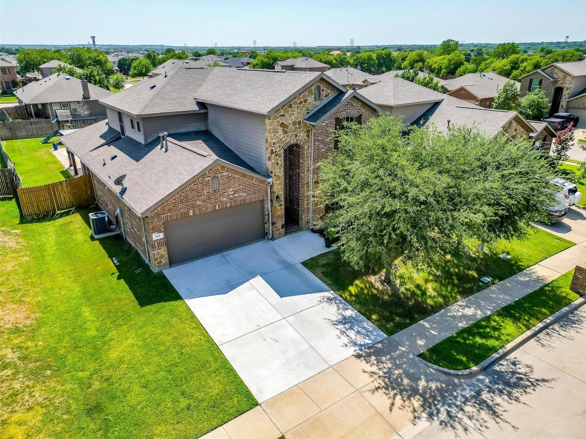 Burleson, TX 76028,304 Coral Vine Lane