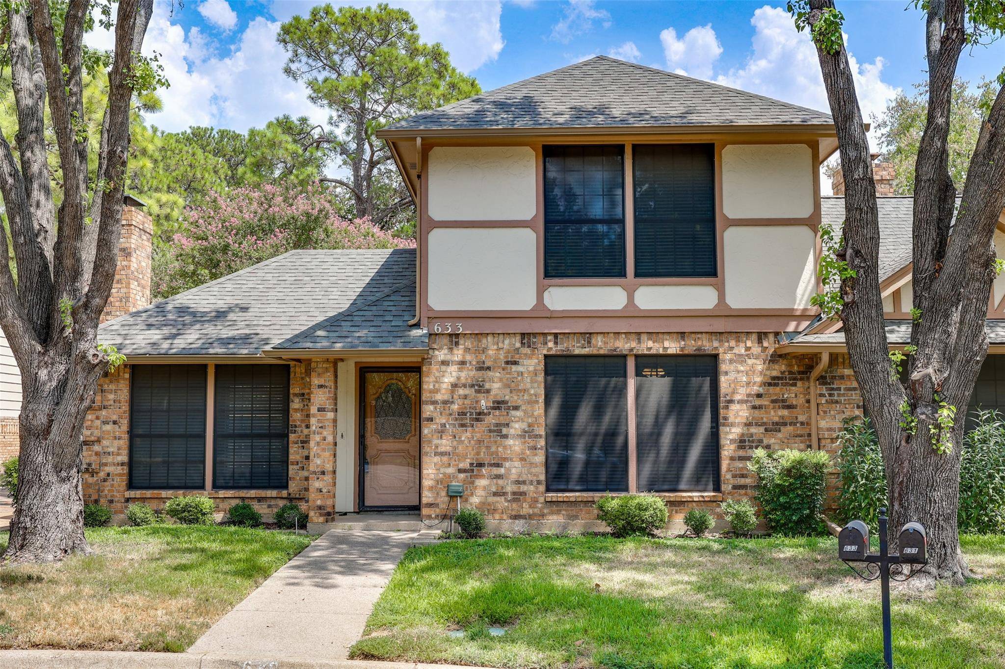 Arlington, TX 76012,633 Windgate Court