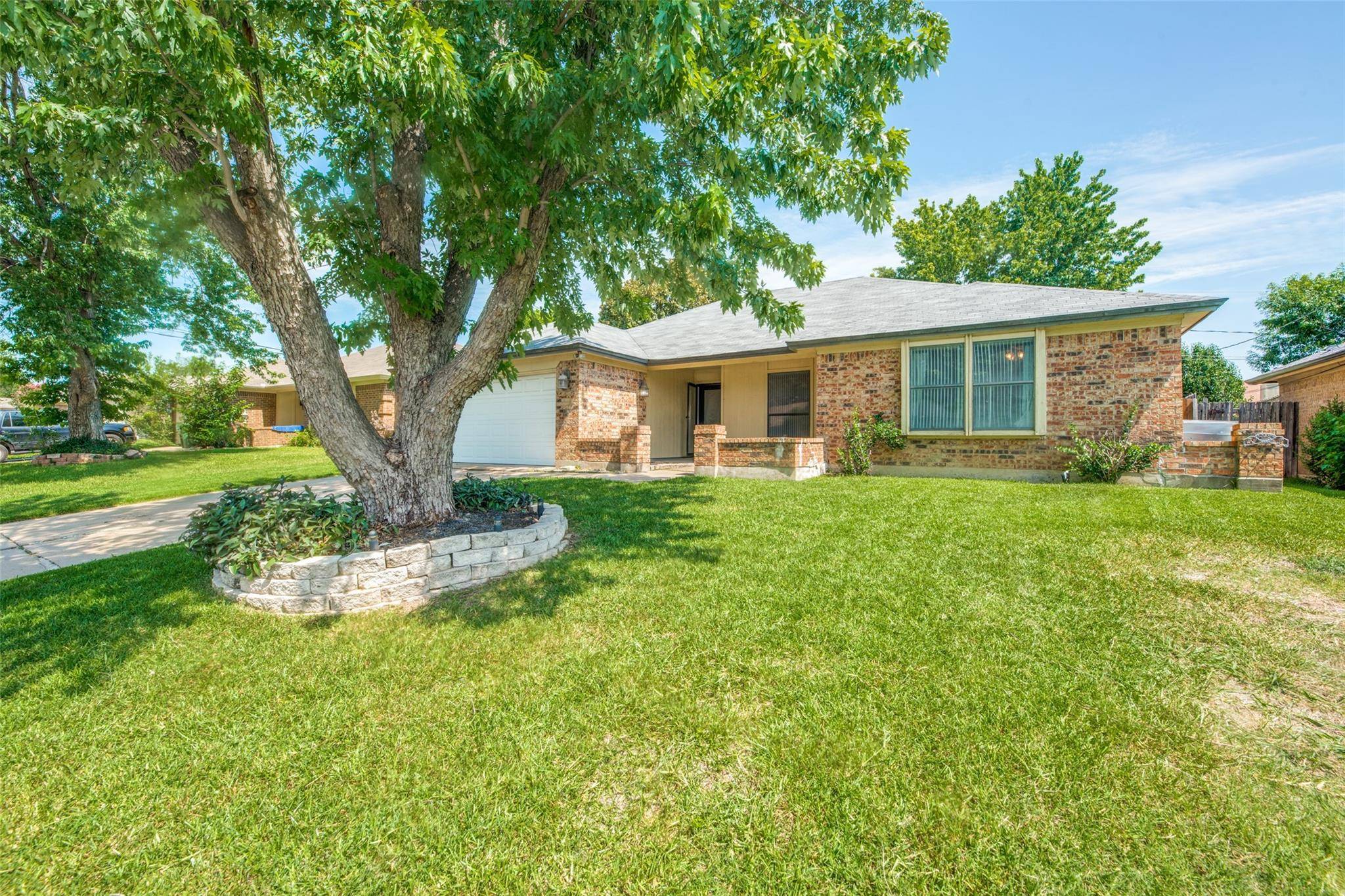 Arlington, TX 76017,923 Flagstone Drive