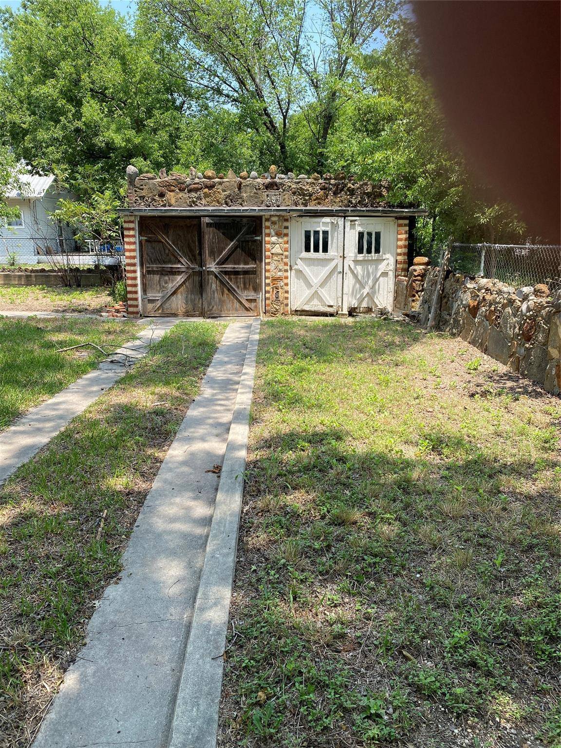 Clifton, TX 76634,218 S Avenue E