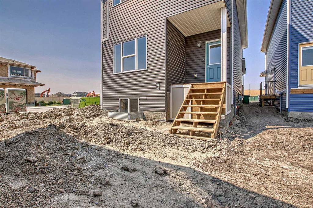 Airdrie, AB T4B 5K3,932 Bayview Rise SW