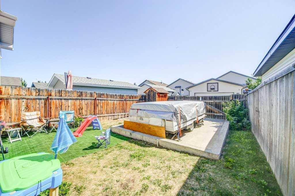 Lethbridge, AB T1H 5R9,606 MARGARET SUTHERLAND CRES N