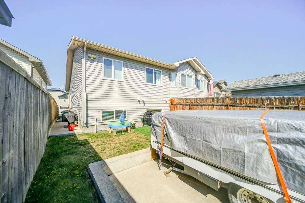 Lethbridge, AB T1H 5R9,606 MARGARET SUTHERLAND CRES N