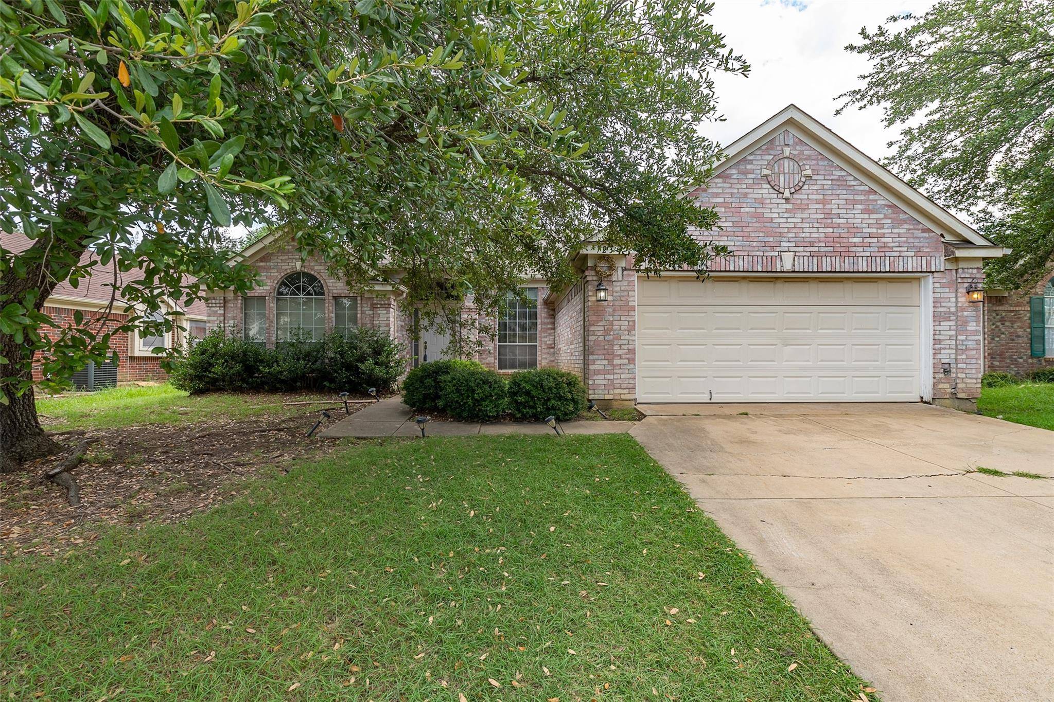 Arlington, TX 76018,723 Turnstone Drive