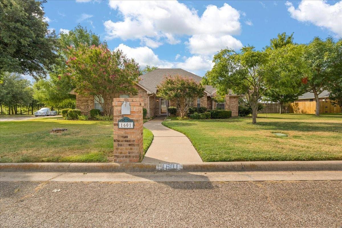 Cleburne, TX 76033,1601 Browning Lane