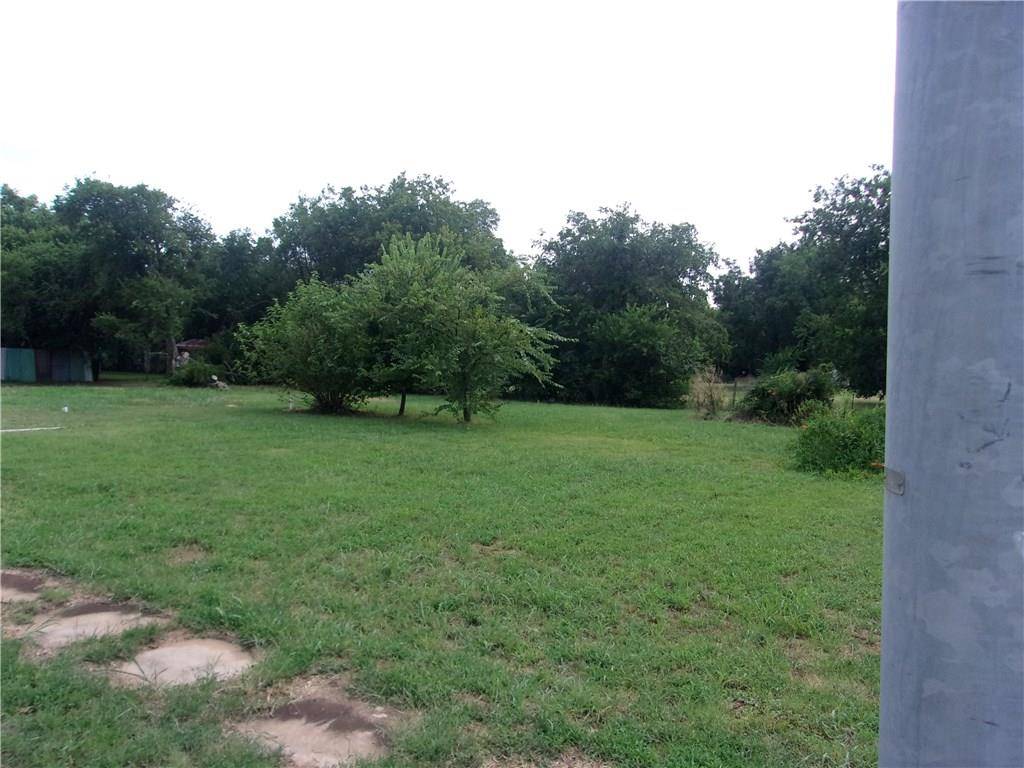 Bowie, TX 76230,304 W Greenwood Avenue