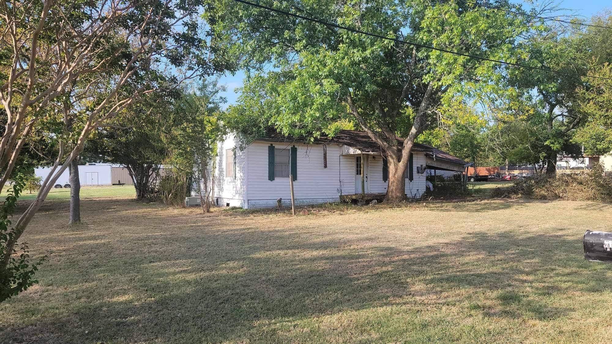 Wolfe City, TX 75496,701 W Turner Street