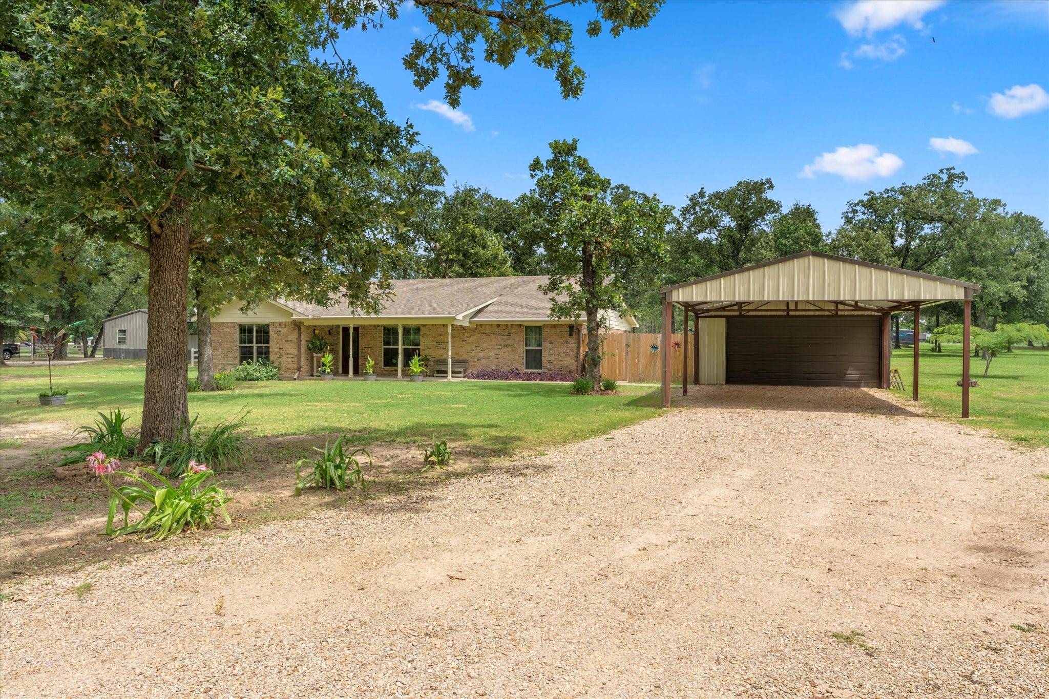 Emory, TX 75440,242 Rs County Road 1220