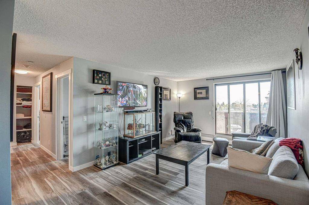 Calgary, AB T2H 0Y9,8403 Fairmount DR SE #401