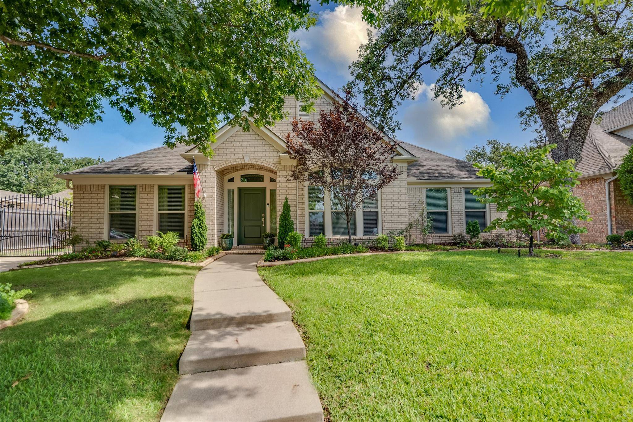 Keller, TX 76248,911 Rolling Ridge Drive