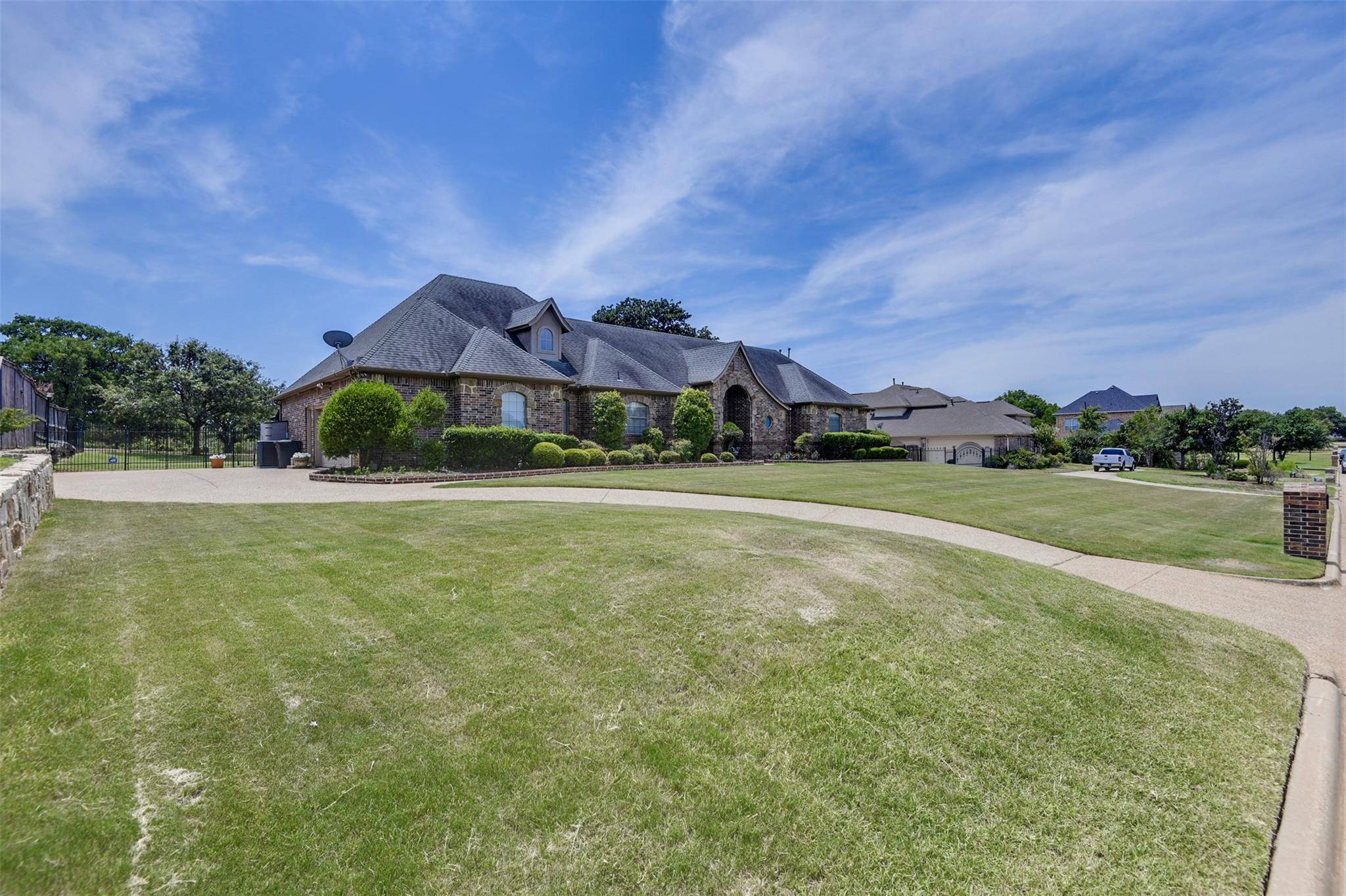 Kennedale, TX 76060,914 Shady Vale Drive