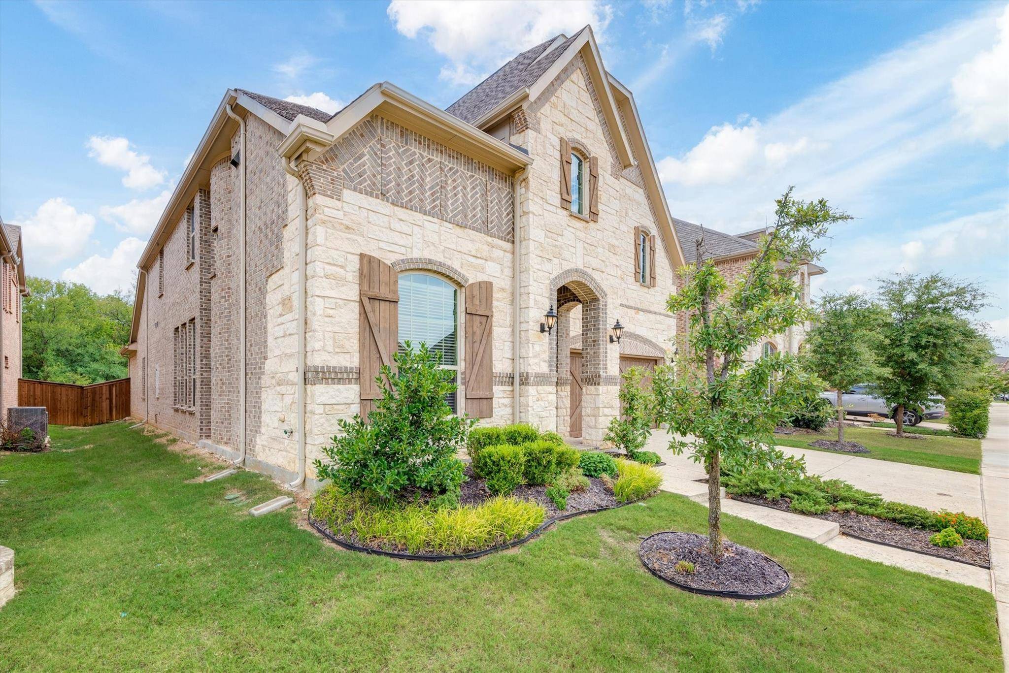 Euless, TX 76039,1008 Canyon Oak Drive