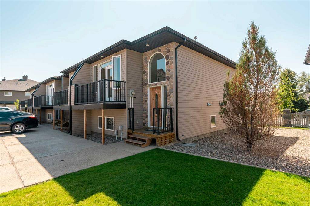 Lethbridge, AB T1K0W1,762 Heritage BLVD W #14