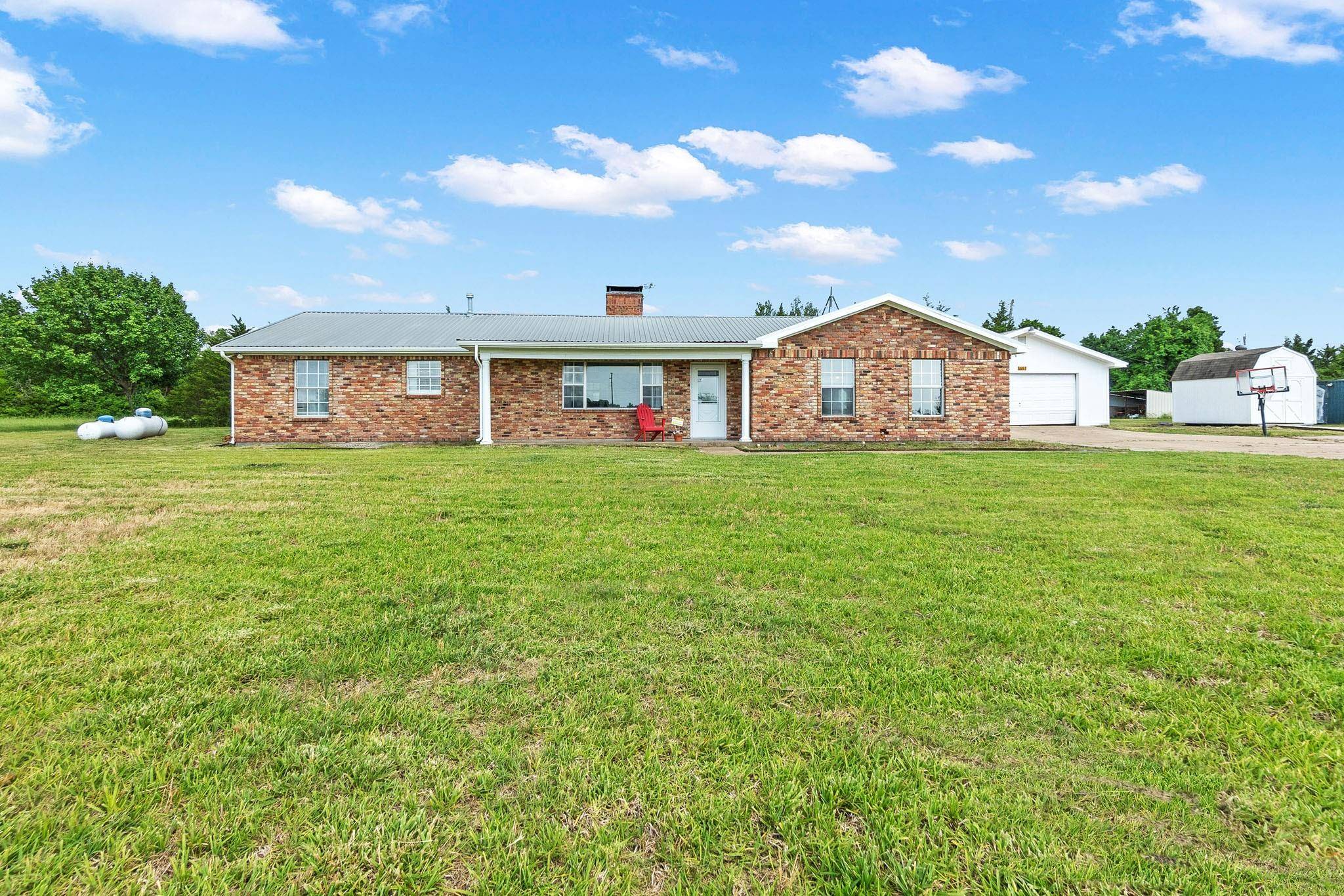 Farmersville, TX 75442,5697 County Road 2752