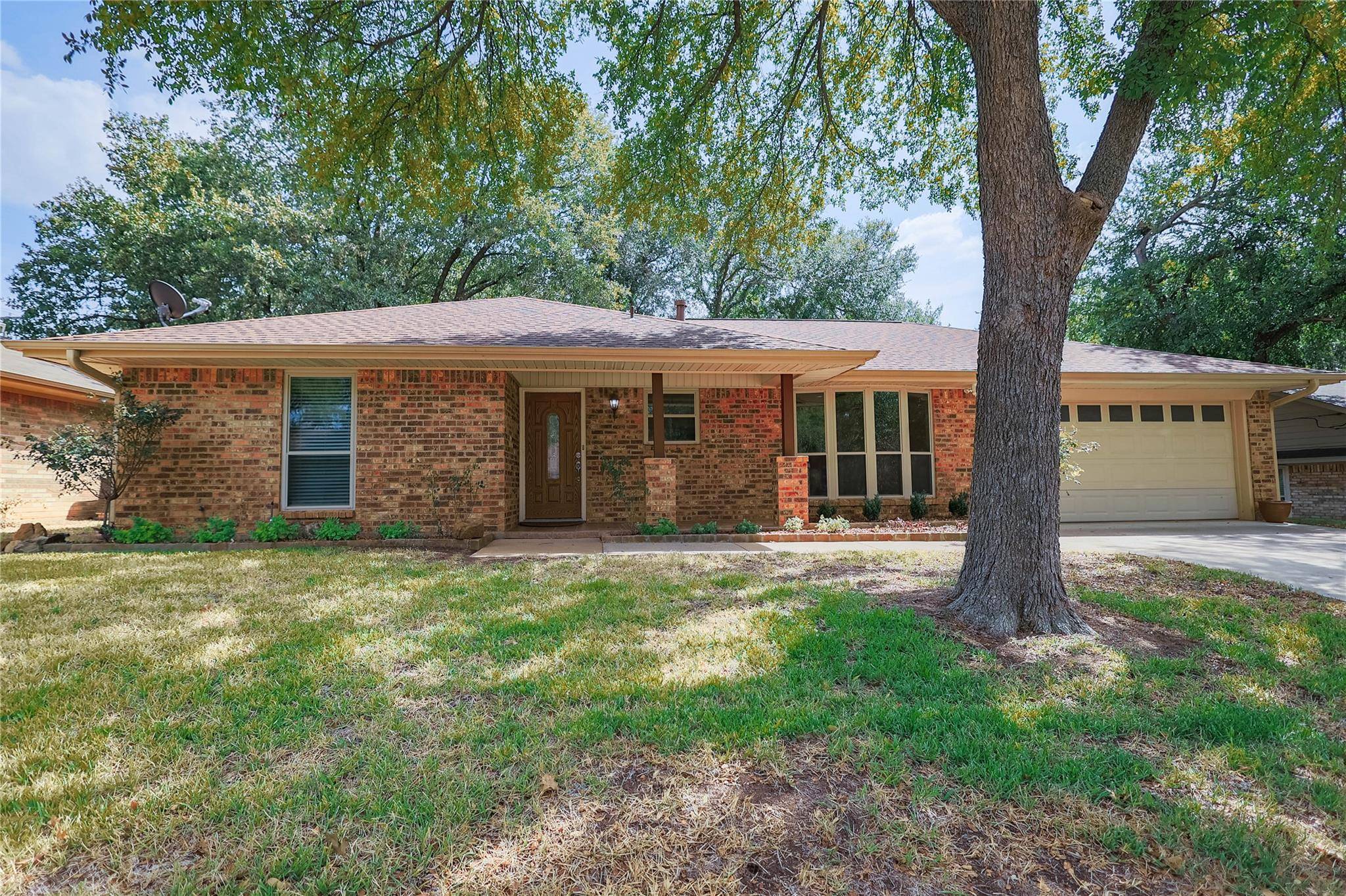 Hurst, TX 76054,121 Bremen Drive