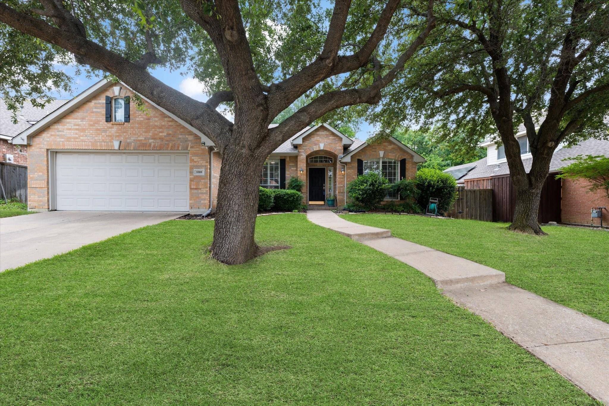 Rowlett, TX 75089,5709 Freedom Lane