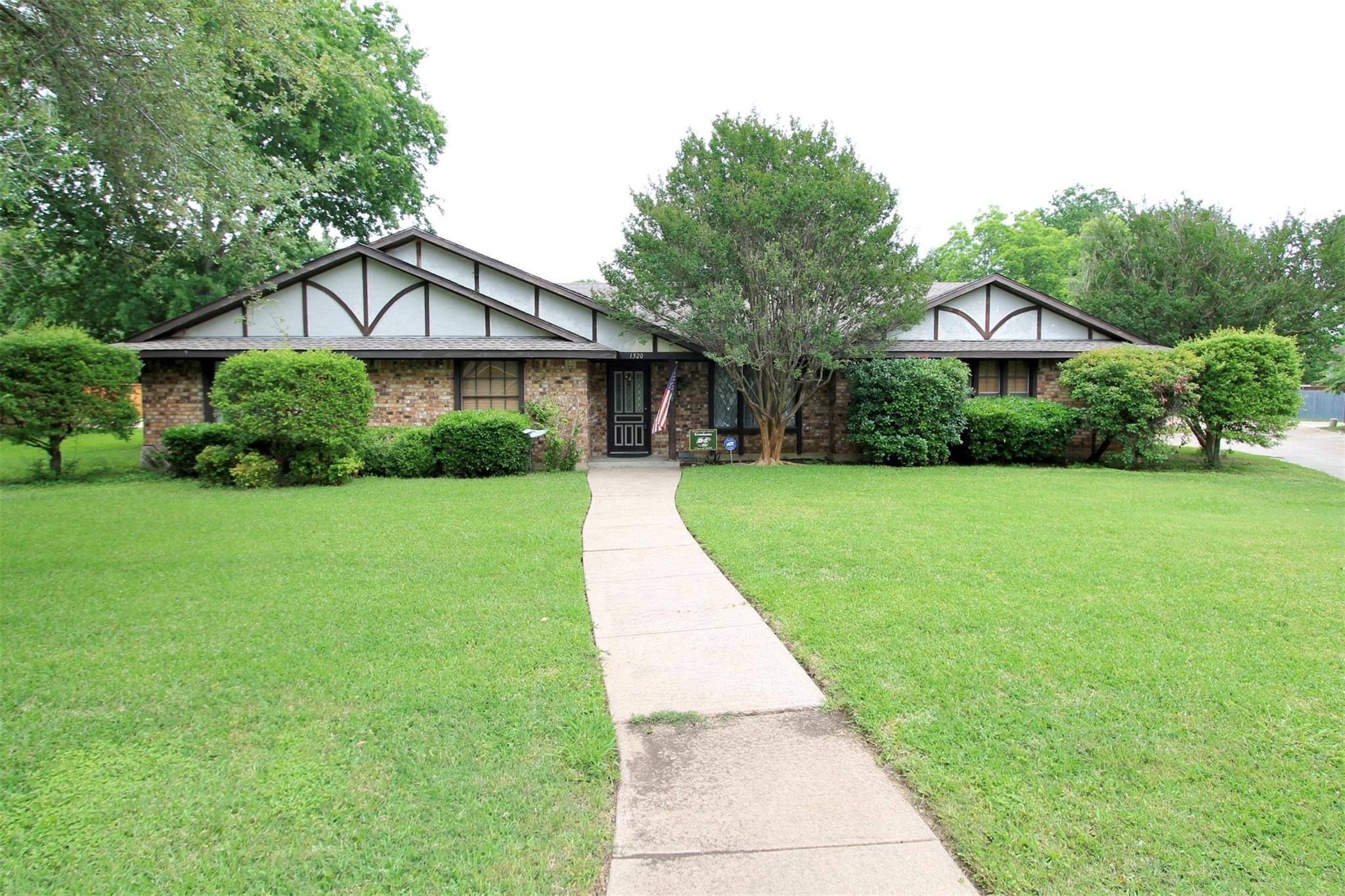 Desoto, TX 75115,1320 Grand Teton Drive