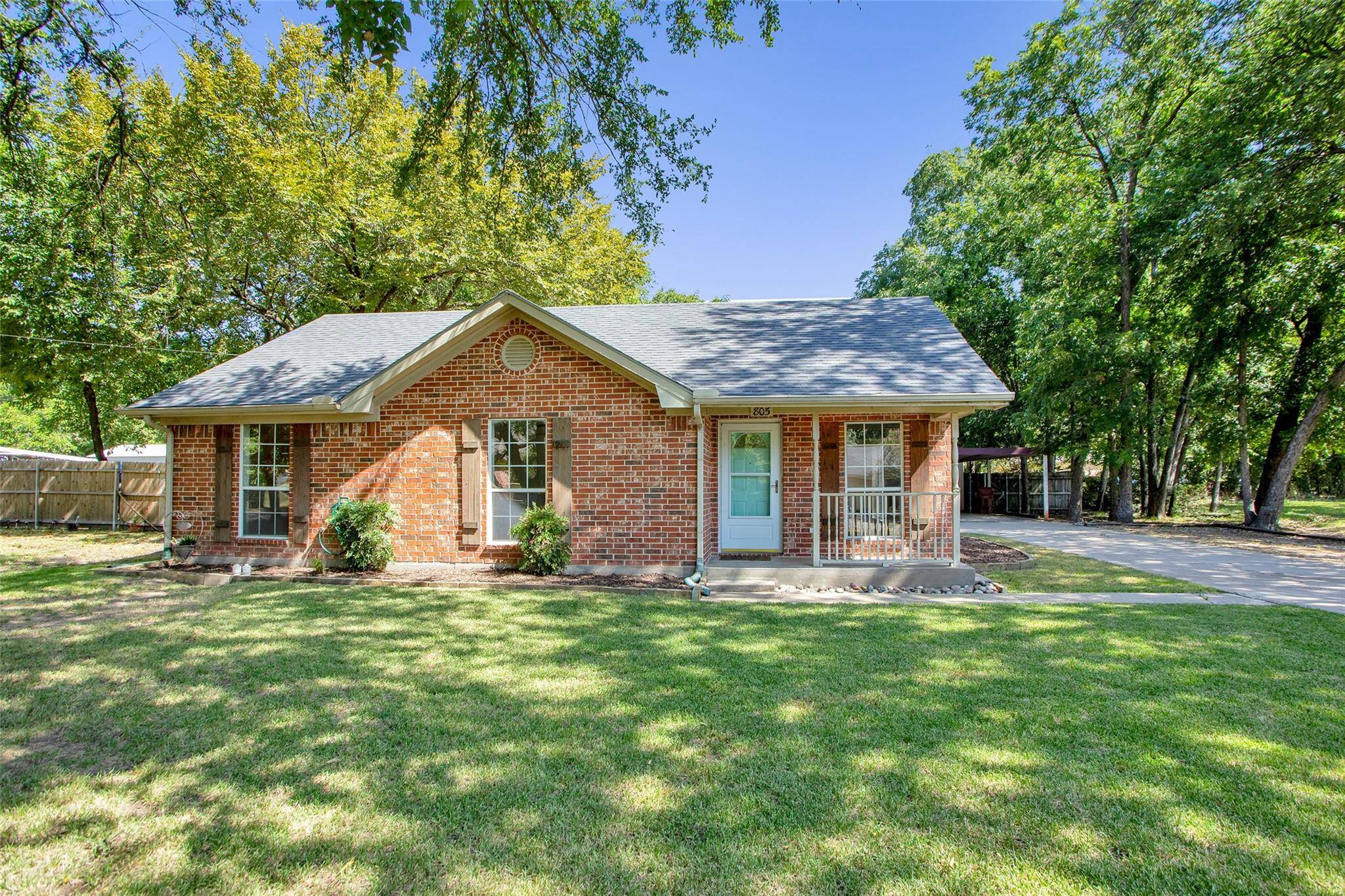 Bonham, TX 75418,805 E 11th Street