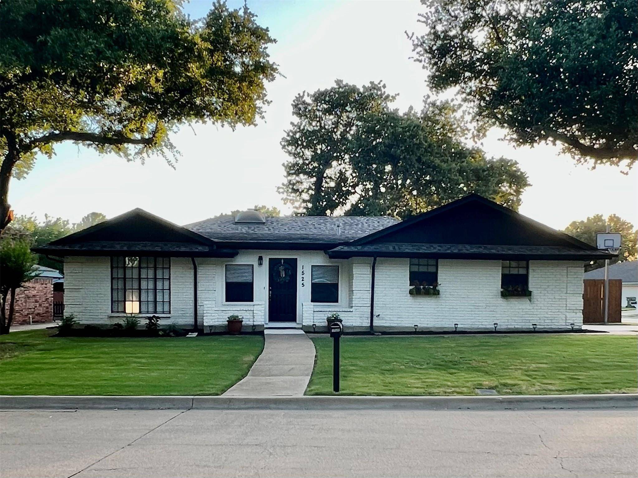 Mansfield, TX 76063,1525 Clover Hill Road