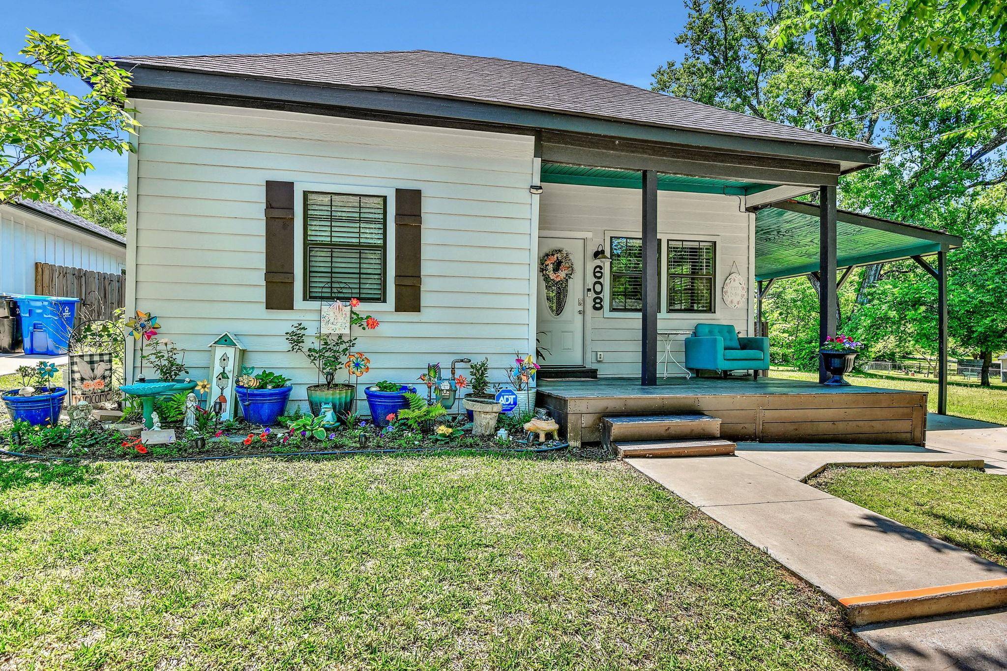 Denison, TX 75020,608 Baker Street