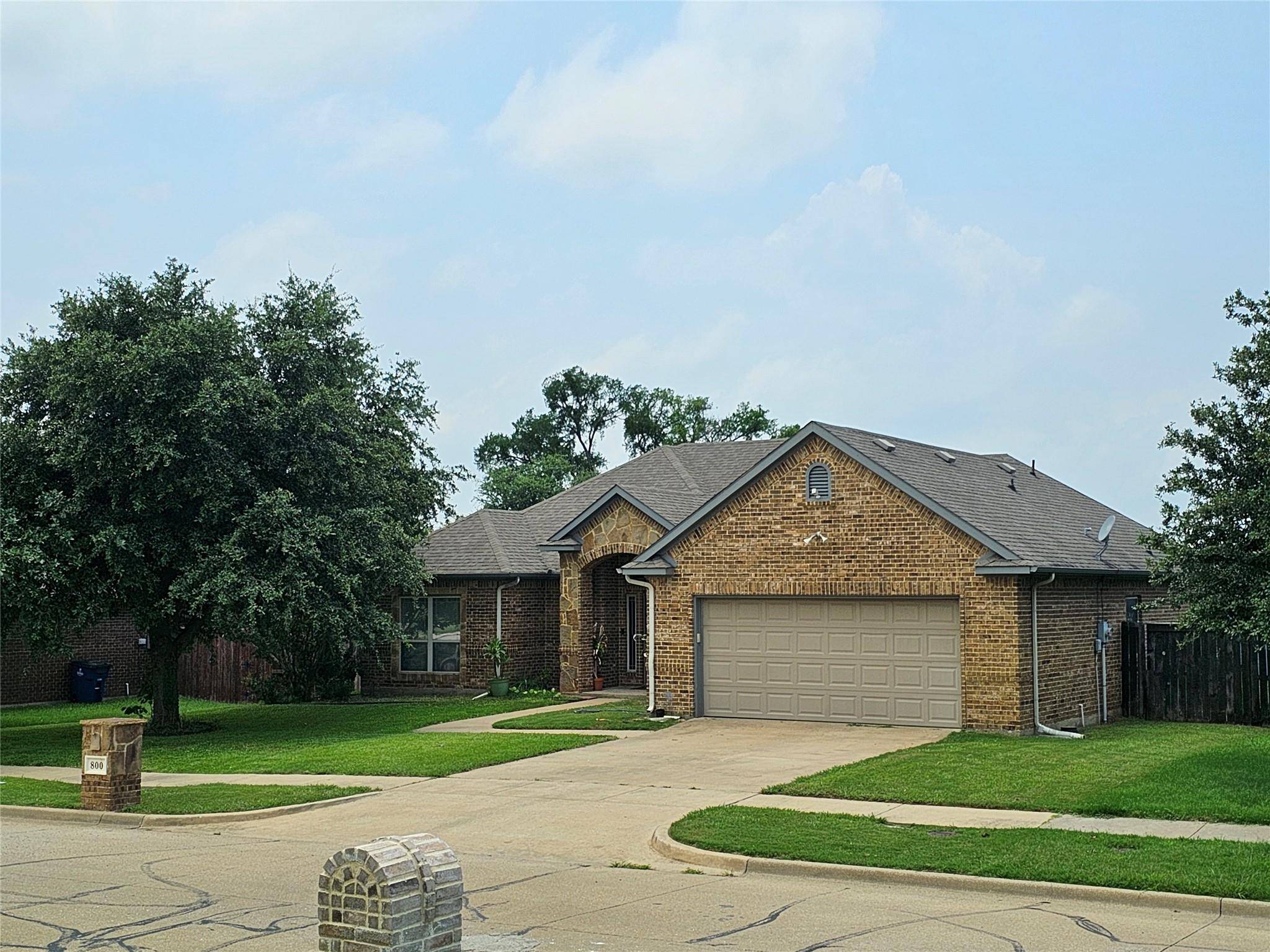 Ennis, TX 75119,800 Woodcrest Drive