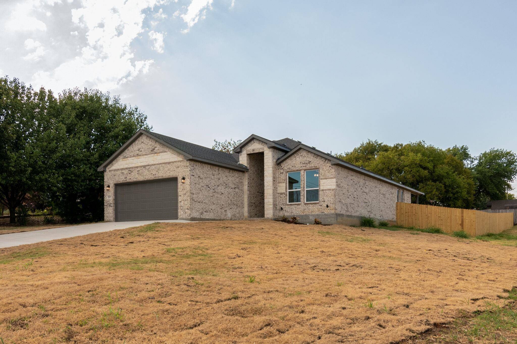 Grand Prairie, TX 75050,2217 Dallas Street