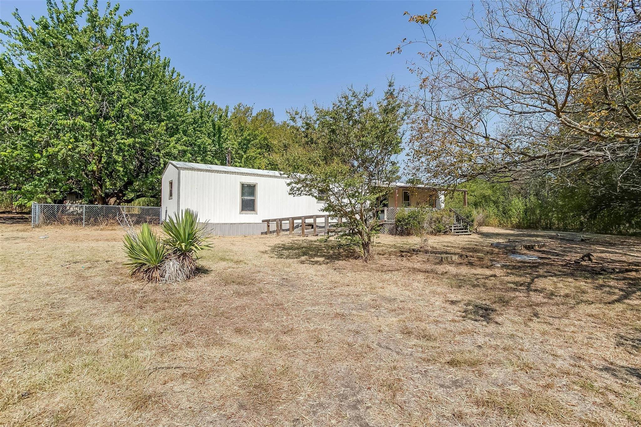 Joshua, TX 76058,9509 County Road 915a