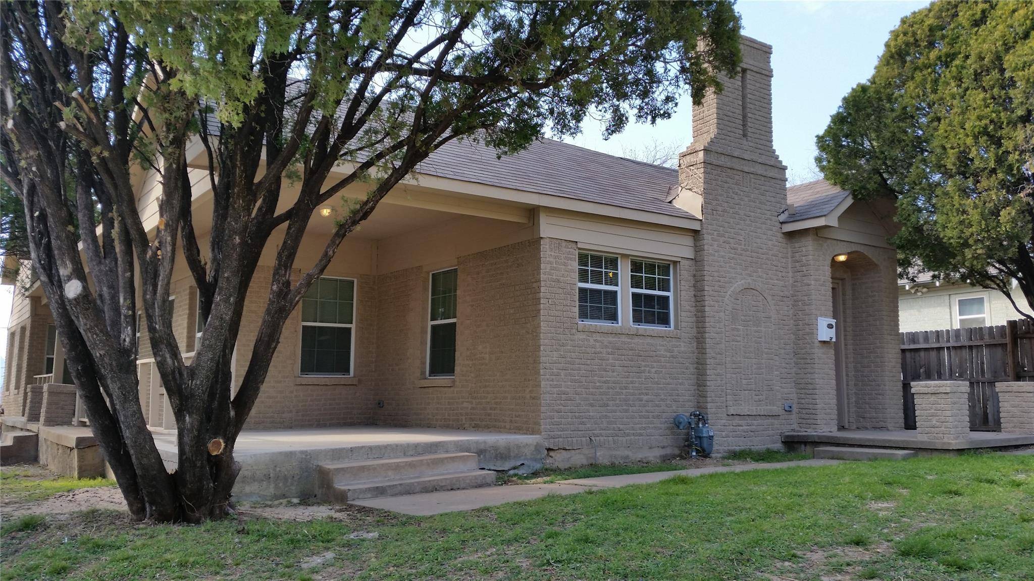 Fort Worth, TX 76103,2220 Hudson Street