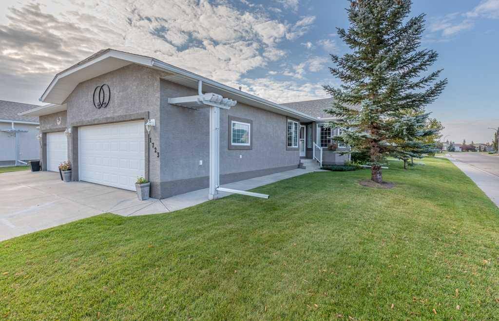 High River, AB T1V 1X3,1723 Riverside DR NW