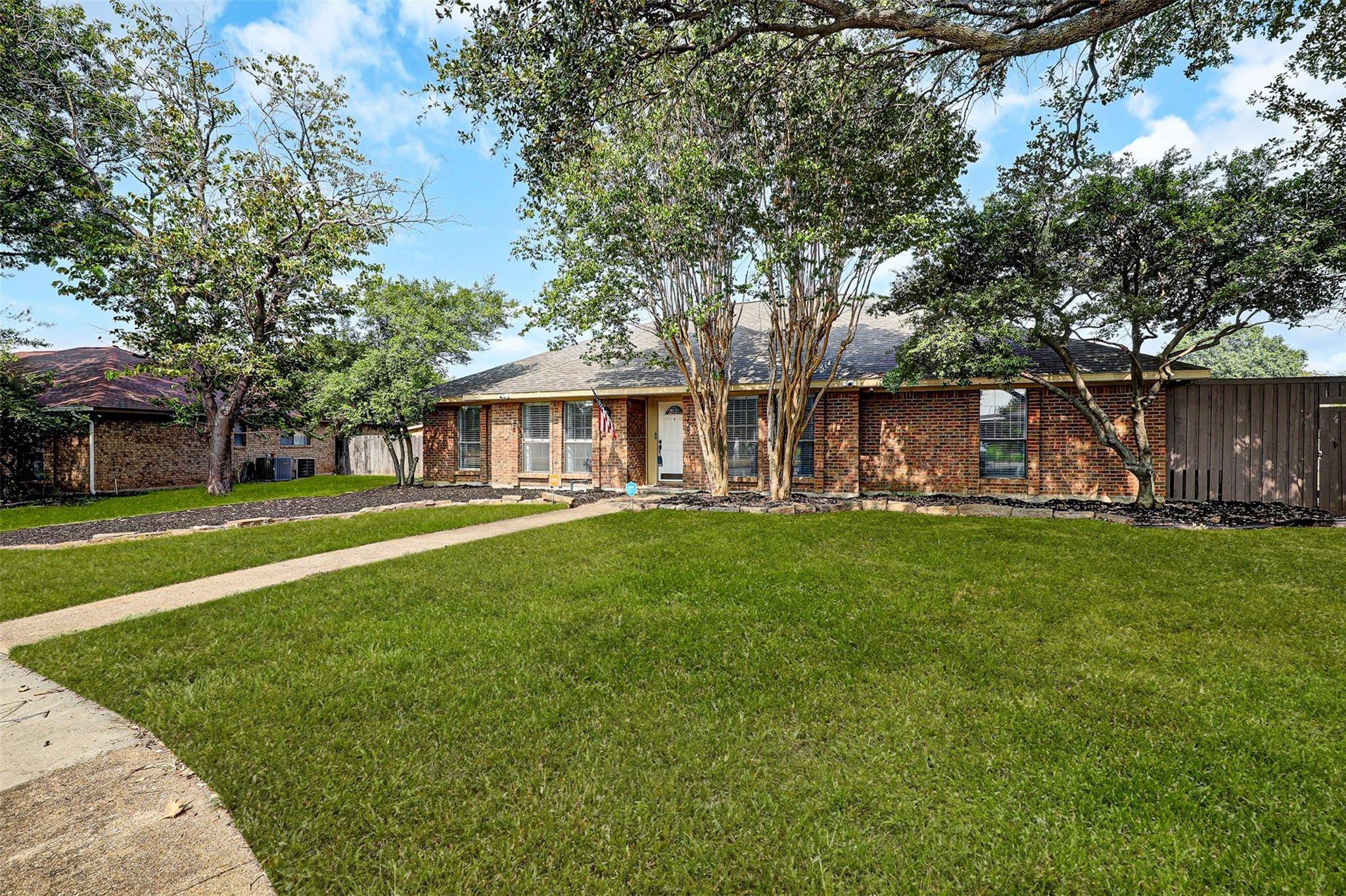 Carrollton, TX 75006,2728 Timberleaf Place