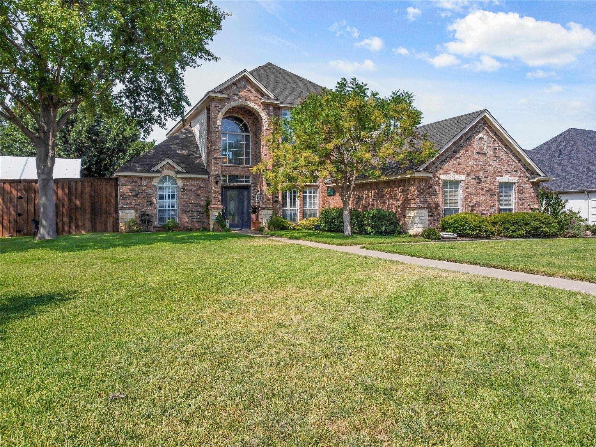 Kennedale, TX 76060,917 Shady Creek Drive