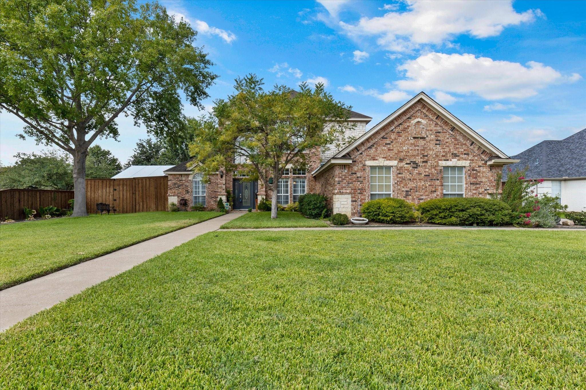 Kennedale, TX 76060,917 Shady Creek Drive