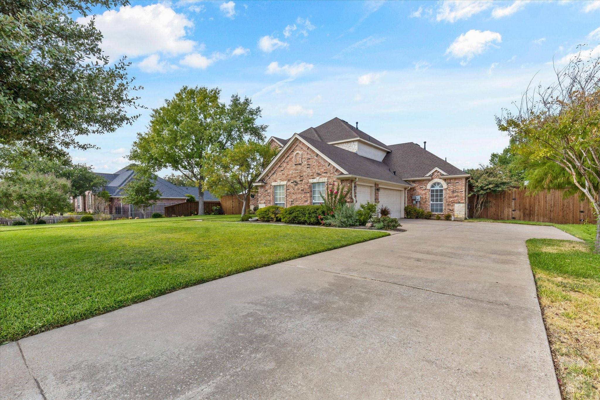 Kennedale, TX 76060,917 Shady Creek Drive