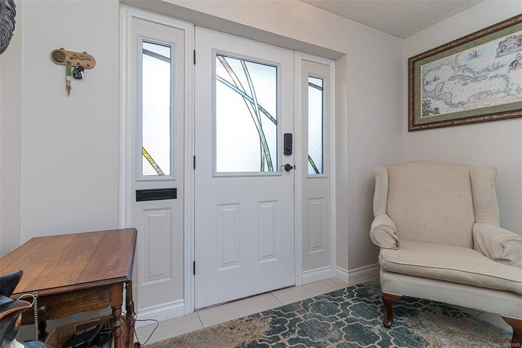 Sidney, BC V8L 3H3,10420 Resthaven Dr