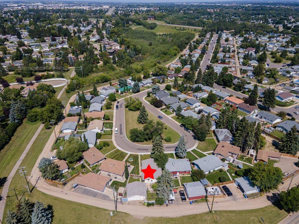 Red Deer, AB T4N 4Z7,14 Forest Close