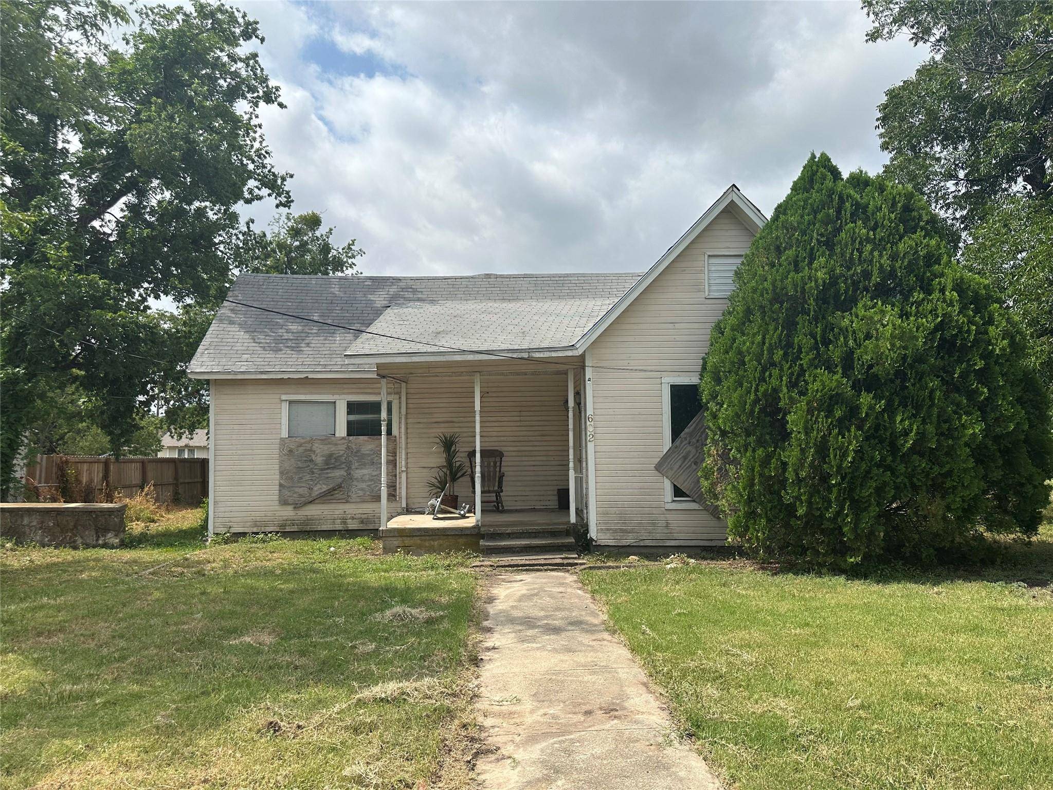 Comanche, TX 76442,602 W Duncan Ave