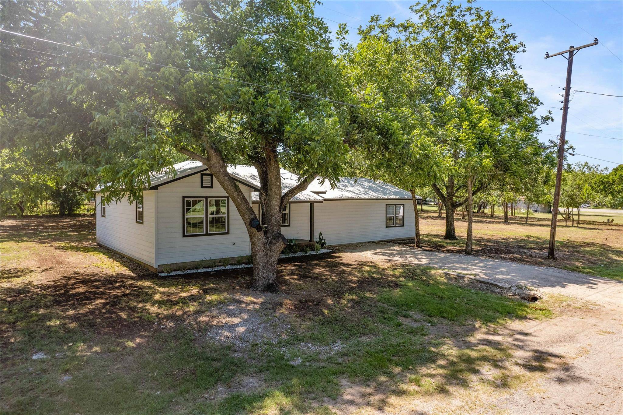 Blanket, TX 76432,403 5th Street