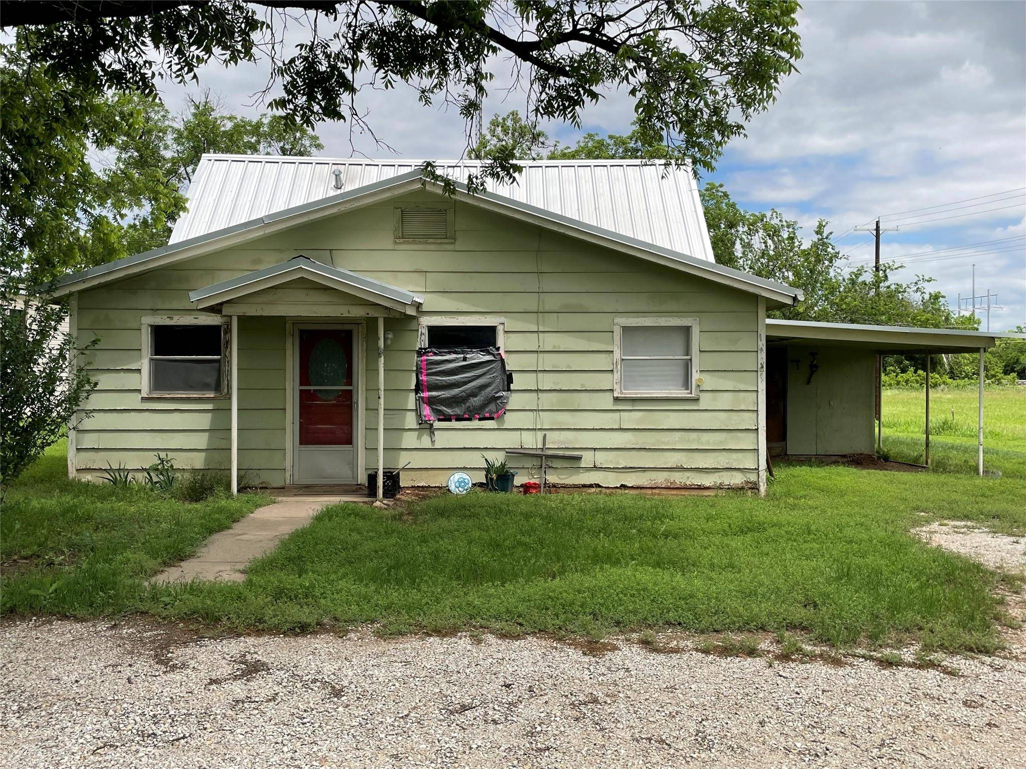 Seymour, TX 76380,611 E Idaho Street