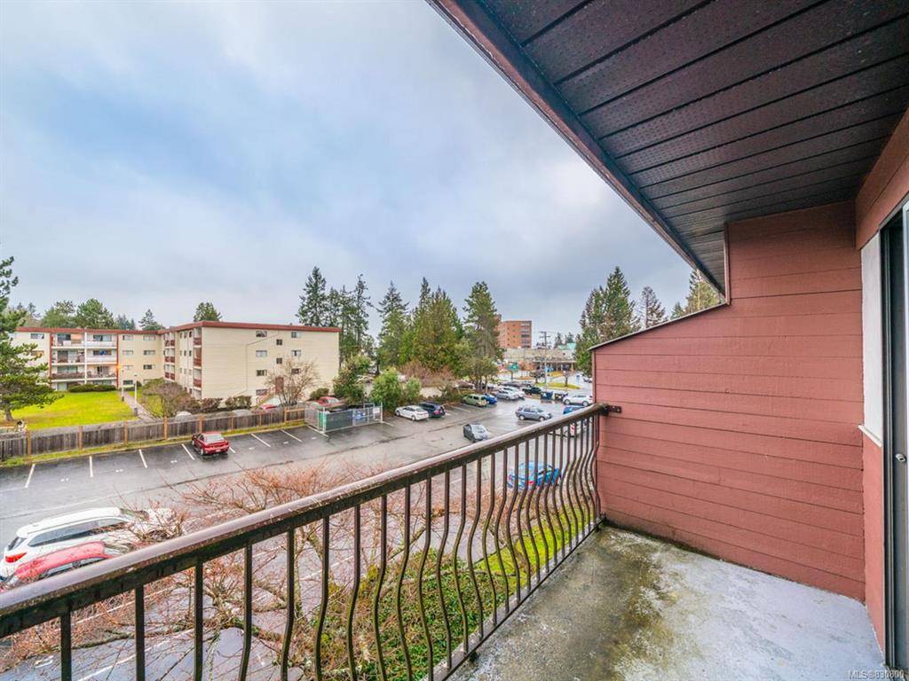 Nanaimo, BC V9S 5N2,1600 Dufferin Cres #306