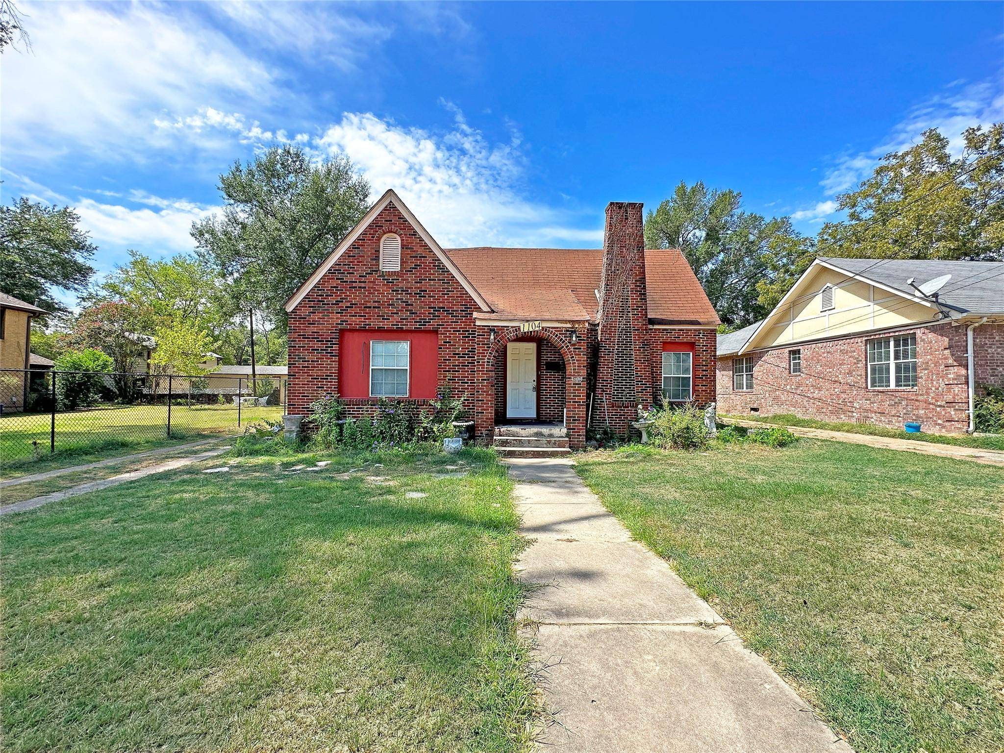 Tyler, TX 75702,1104 N Moore Avenue