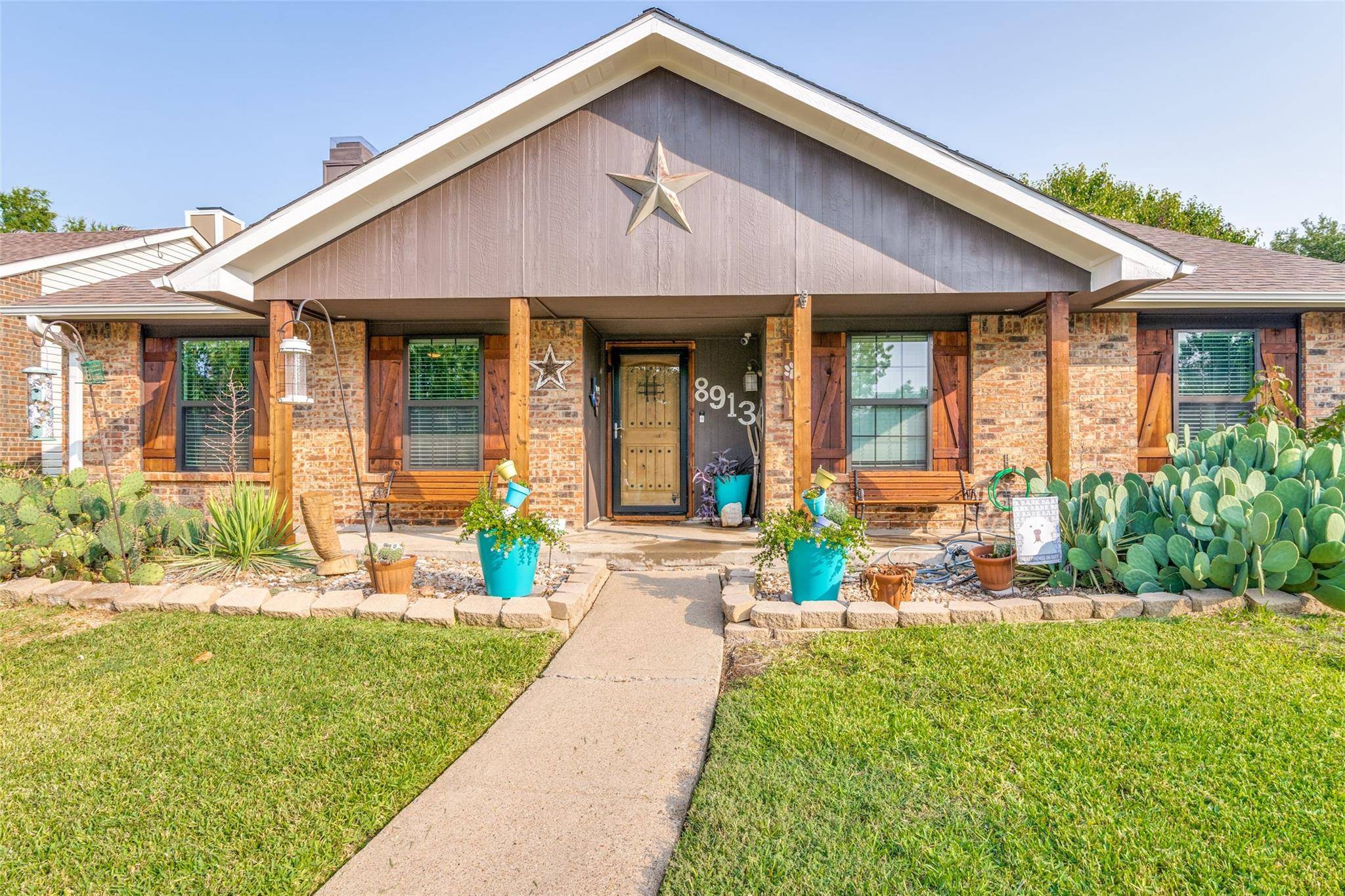 Rowlett, TX 75088,8913 Davis Street