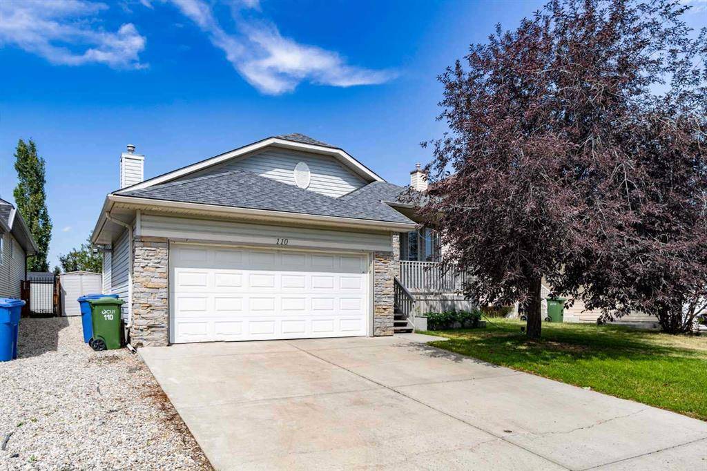 Chestermere, AB T1X 1P0,110 West Lakeview CRES