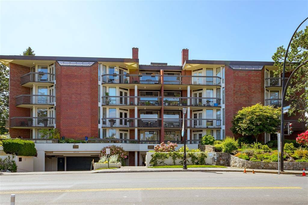 Oak Bay, BC V8R 1E8,2119 Oak Bay Ave #401