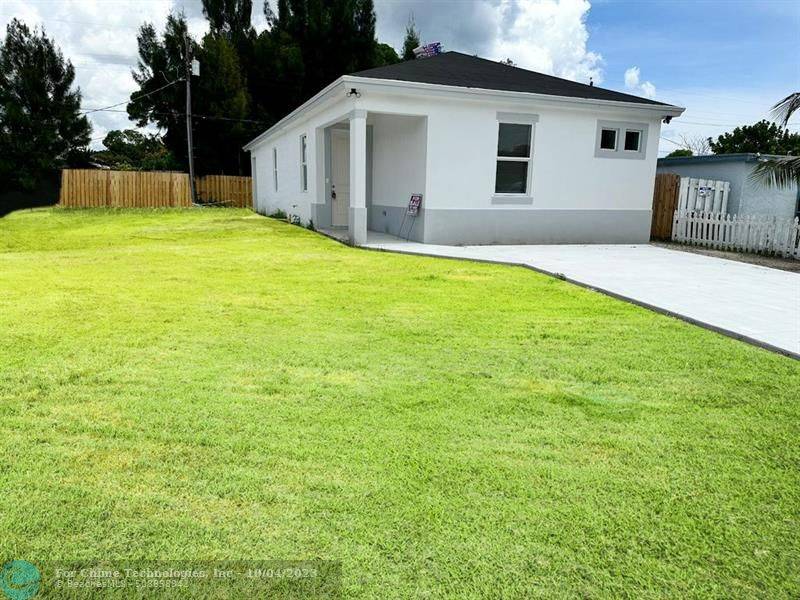 Lantana, FL 33462,1185 Highview Rd